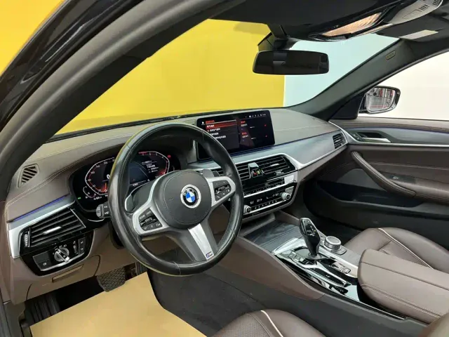 BMW 5 Series — Фото автомобиля 27