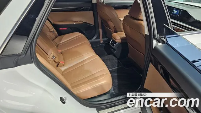 Hyundai Grandeur Grandeur (GN7) 2.5 Бензин 2WD — Фото автомобиля 11