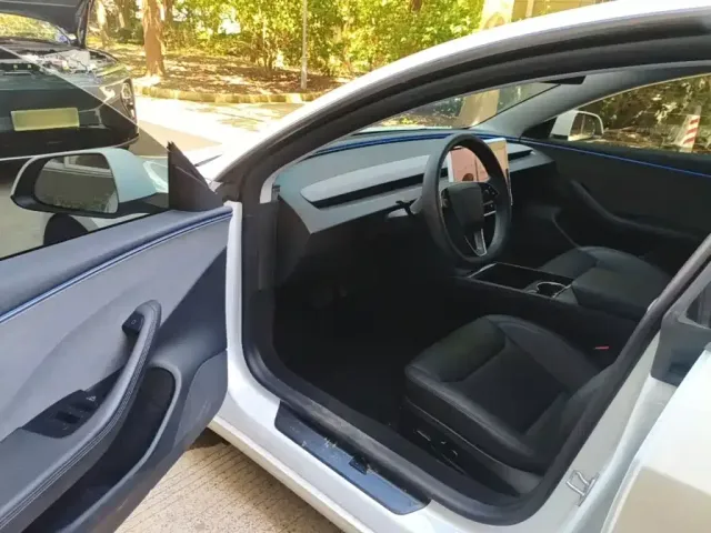 Tesla Model 3 2025 Model Year Facelift Rear-Wheel Drive — Фото автомобиля 15