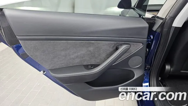 Tesla Model 3 — Фото автомобиля 21