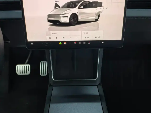 Tesla Model Y — Фото автомобиля 7