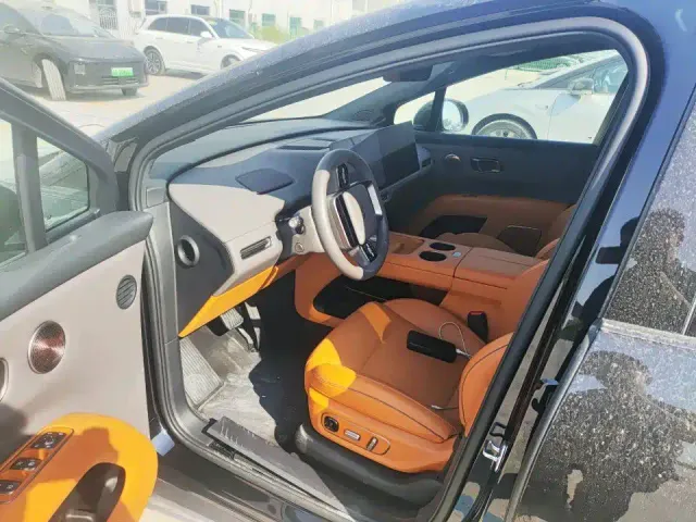 Li Auto i8 — Фото автомобиля 7
