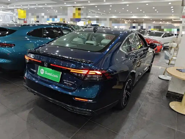 Honda Accord — Фото автомобиля 6