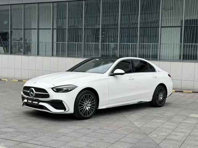 Фотография автомобиля — Mercedes-Benz C-Class