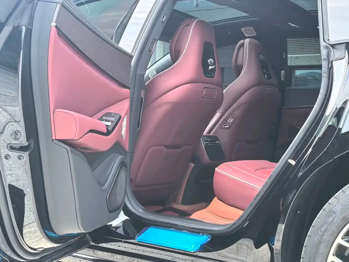 Denza Denza Z9GT 2026 Model Yi San Fang Flash Charge Honor Edition — Фото автомобиля 19