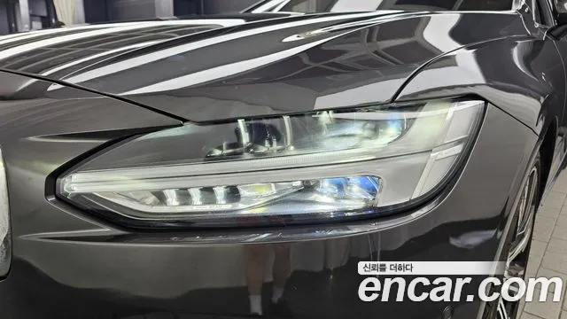 Volvo S90 — Фото автомобиля 22