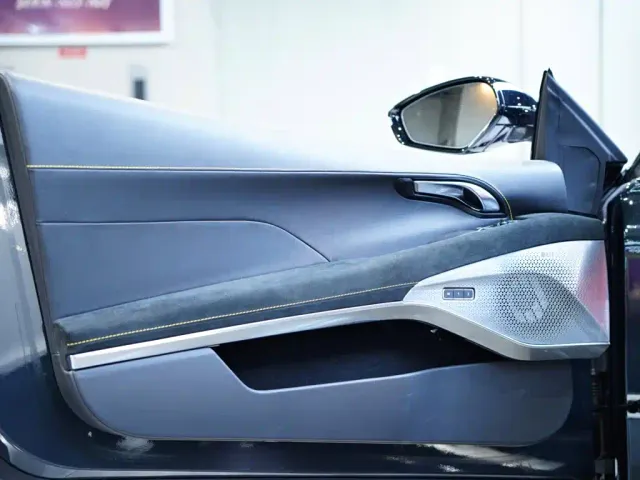 Lotus Emira — Фото автомобиля 27