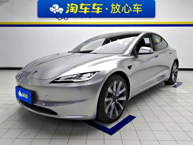 Фотография автомобиля — Tesla Model 3