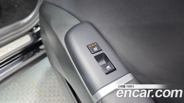 Hyundai Grandeur Grandeur (GN7) 2.5 Бензин 2WD — Фото автомобиля 17
