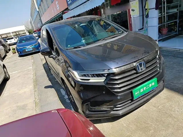 Honda Odyssey — Фото автомобиля 3
