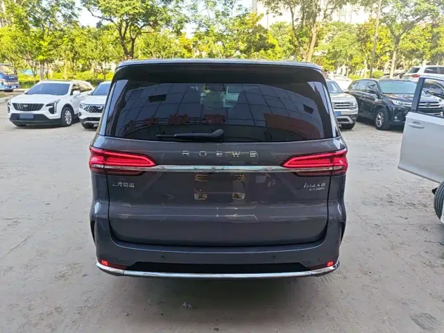 Roewe iMAX8 — Фото автомобиля 5