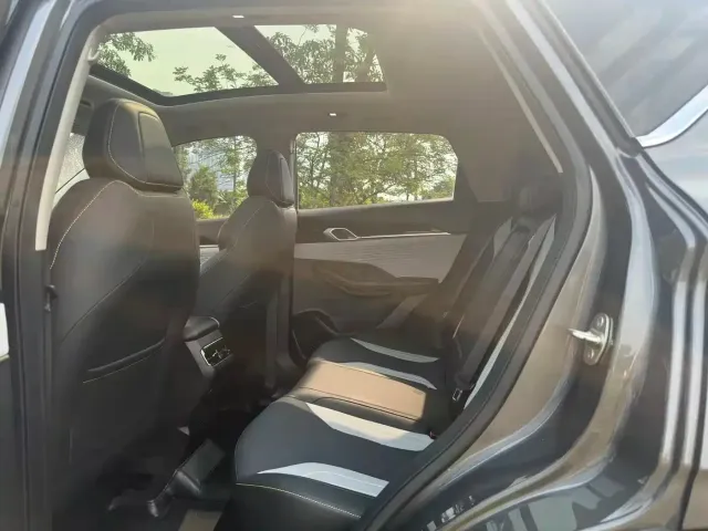 Geely Binyue — Фото автомобиля 5