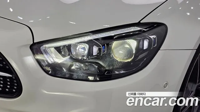 Mercedes-Benz E-Class — Фото автомобиля 19