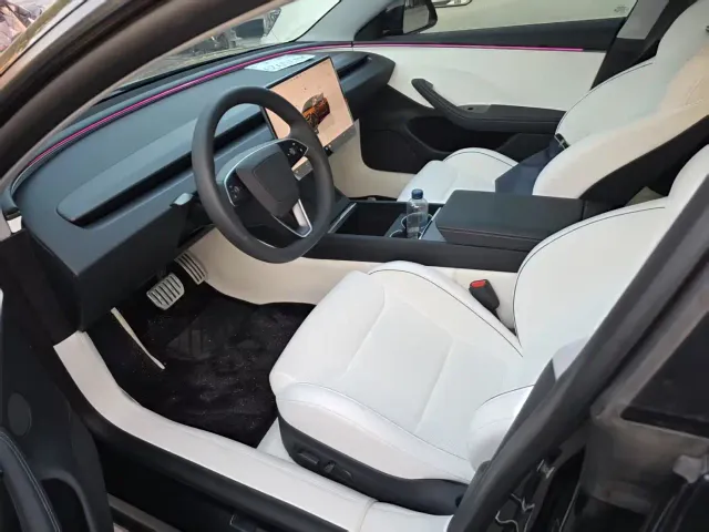Tesla Model 3 — Фото автомобиля 3