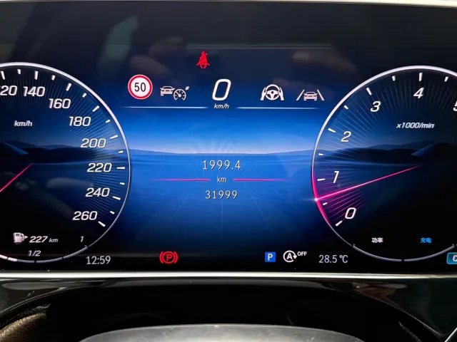 Mercedes-Benz E-Class — Фото автомобиля 6