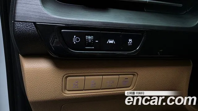 Kia Carnival Generation 4 — Фото автомобиля 26