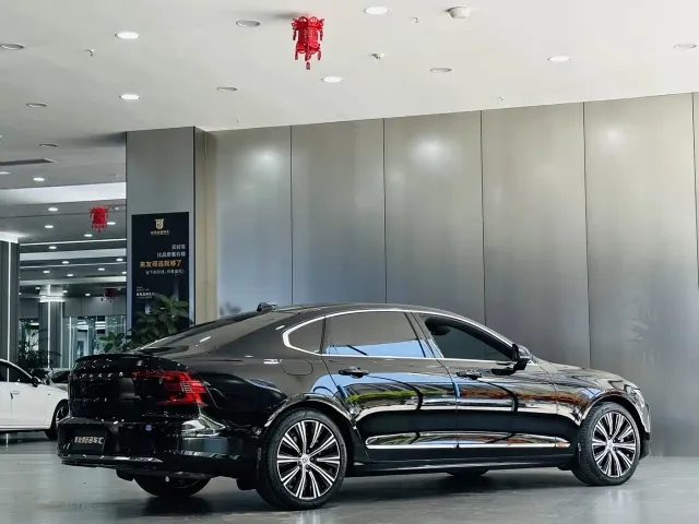Volvo S90 — Фото автомобиля 7