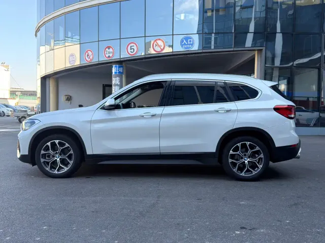 BMW X1 — Фото автомобиля 3