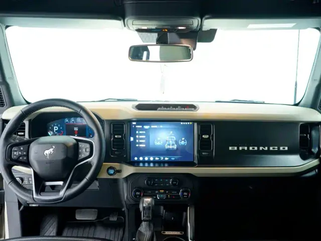 Ford Bronco — Фото автомобиля 3
