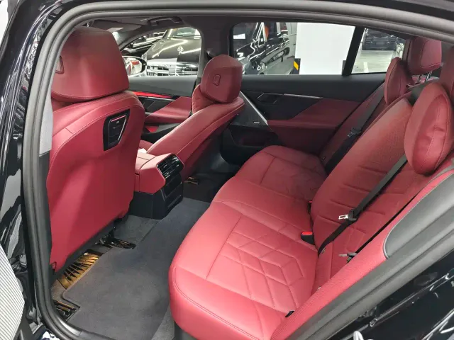 BMW 5 Series — Фото автомобиля 7
