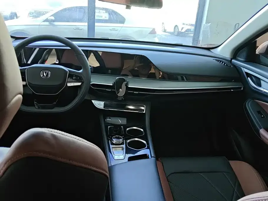 Changan Eado 2023 Enjoy Edition PLUS Blue Whale NE 1.4T GDI DCT Premium Edition — Фото автомобиля 16