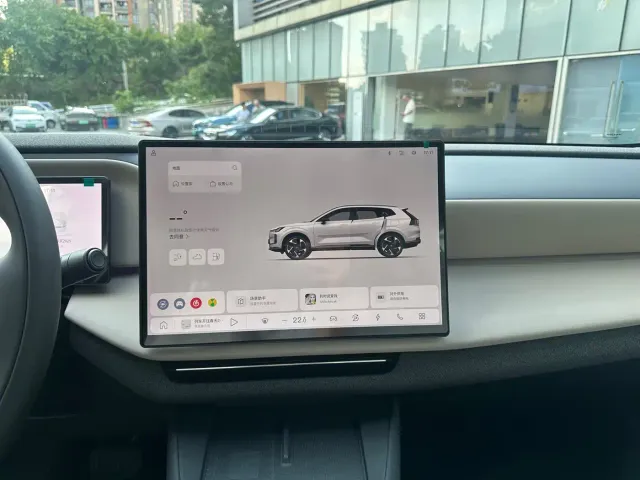 Volvo XC70 Plug-in Hybrid — Фото автомобиля 13