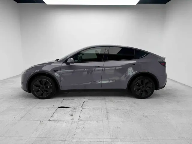 Tesla Model Y — Фото автомобиля 7