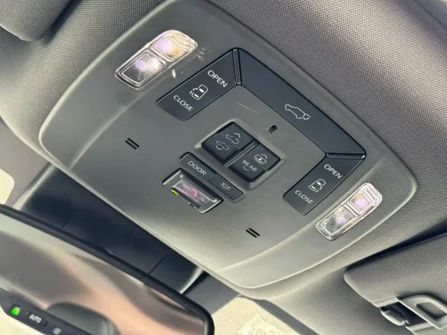 Toyota Sienna — Фото автомобиля 21
