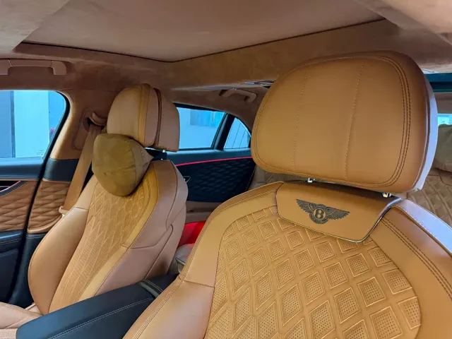 Bentley Flying Spur — Фото автомобиля 10