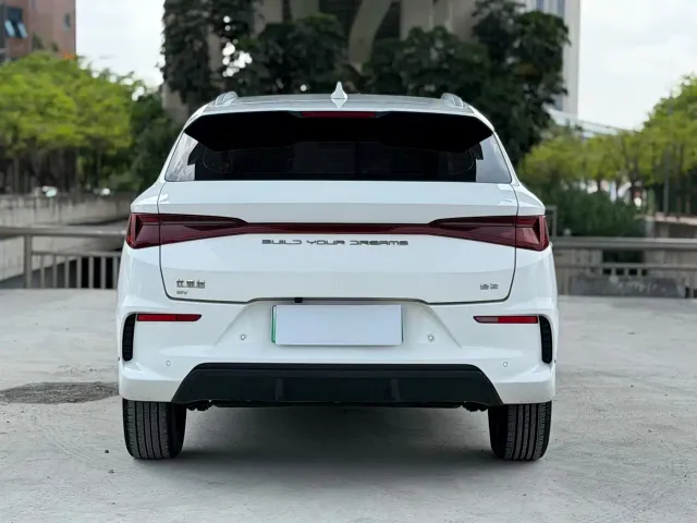 BYD e2 — Фото автомобиля 5