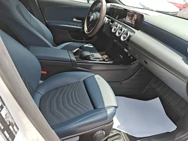 Mercedes-Benz A-Class — Фото автомобиля 24