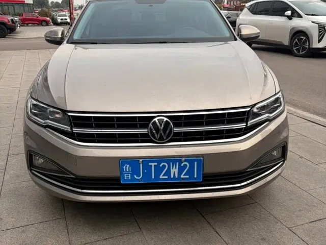 Volkswagen Bora — Фото автомобиля 2