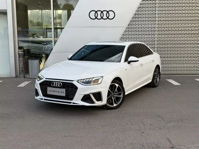 Фотография автомобиля — Audi A4L