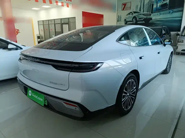 Geely Galaxy Xingyao 8 — Фото автомобиля 6