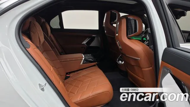 BMW 7-Series 7 серия (G70) 740i xDrive M Sport Limited — Фото автомобиля 9