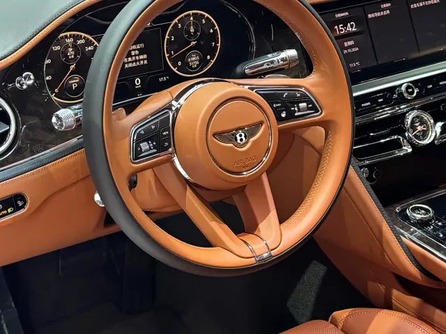 Bentley Flying Spur — Фото автомобиля 9