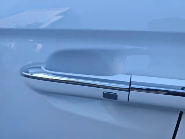 Roewe iMAX8 — Фото автомобиля 6