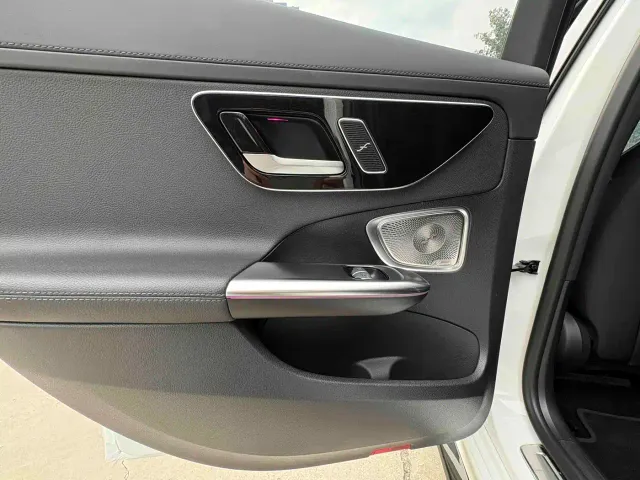 Mercedes-Benz C-Class — Фото автомобиля 12
