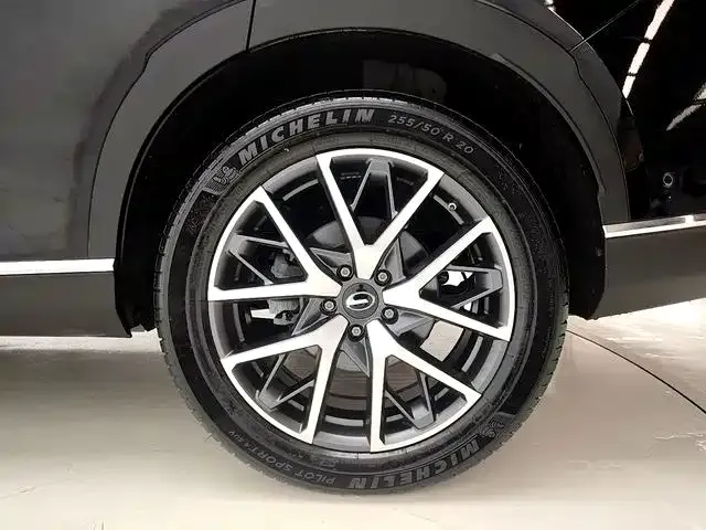 GAC Trumpchi GS8 — Фото автомобиля 2