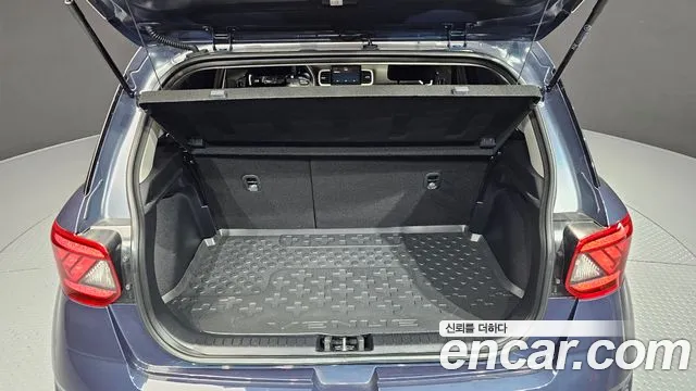 Hyundai Venue — Фото автомобиля 20