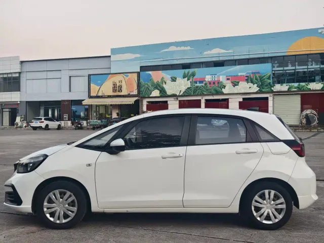 Honda Fit — Фото автомобиля 8