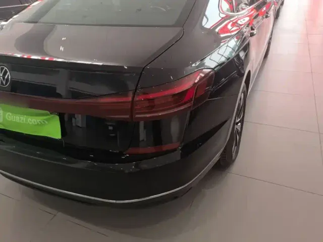 Volkswagen Passat — Фото автомобиля 7