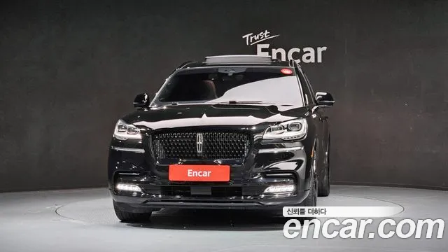 Lincoln Aviator Aviator 2 поколение 3.0 Reserve Jet Package AWD — Фото автомобиля 3