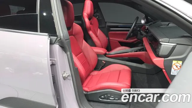 Porsche Macan — Фото автомобиля 11