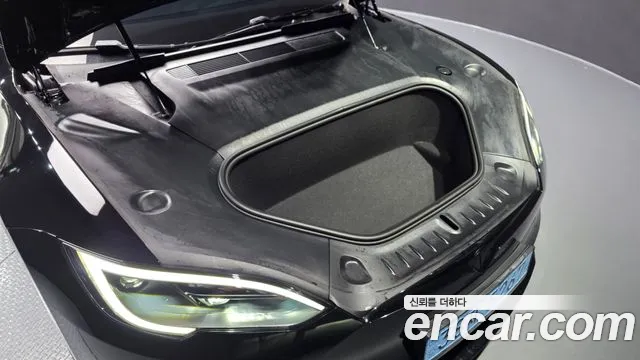 Tesla Model S — Фото автомобиля 6