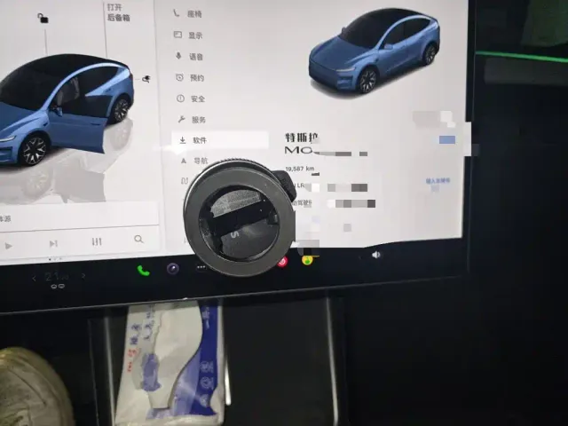 Tesla Model Y L — Фото автомобиля 8