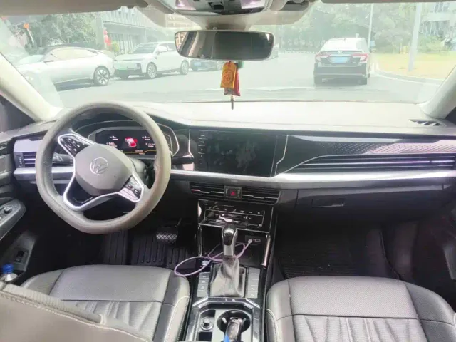 Volkswagen Passat — Фото автомобиля 12