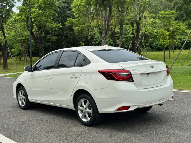 Toyota Vios — Фото автомобиля 9