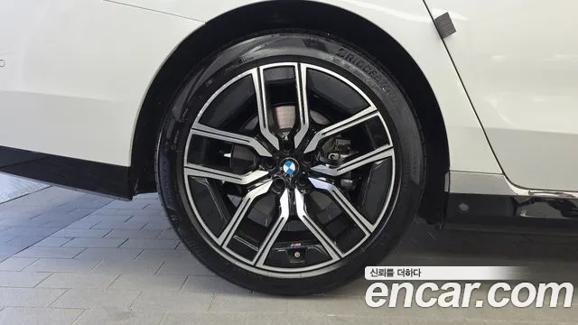 BMW 7 Series G70 — Фото автомобиля 5