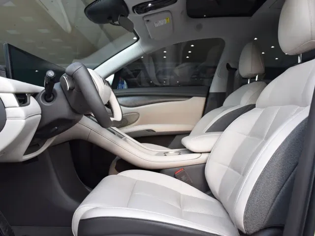 IM Motors LS6 — Фото автомобиля 5